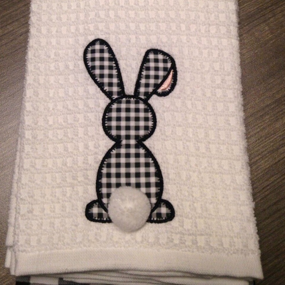 NWT Easter holiday motif Kitchen Towel Set of 3. Bunny rabbit. Black/White.
